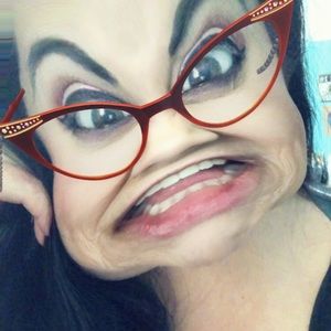 Meet your Posher, Crystal